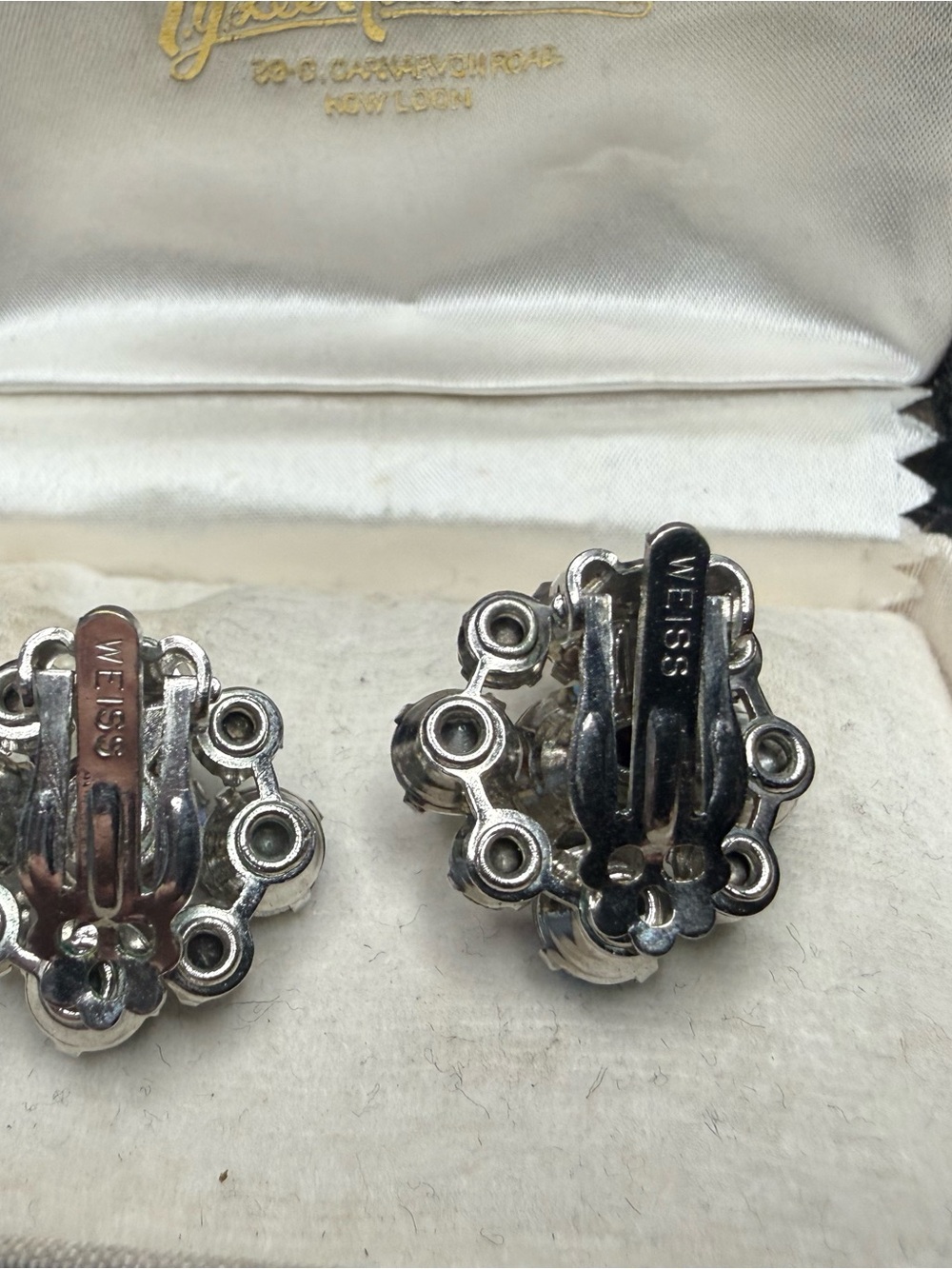VTG Weiss Grey & Clear R.S. Aurora Borealis Clip On Earrings - Picture 6 of 7